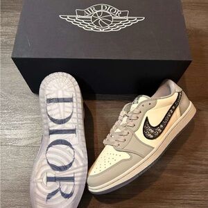 Dior Men's Cream and Gray Sneakers